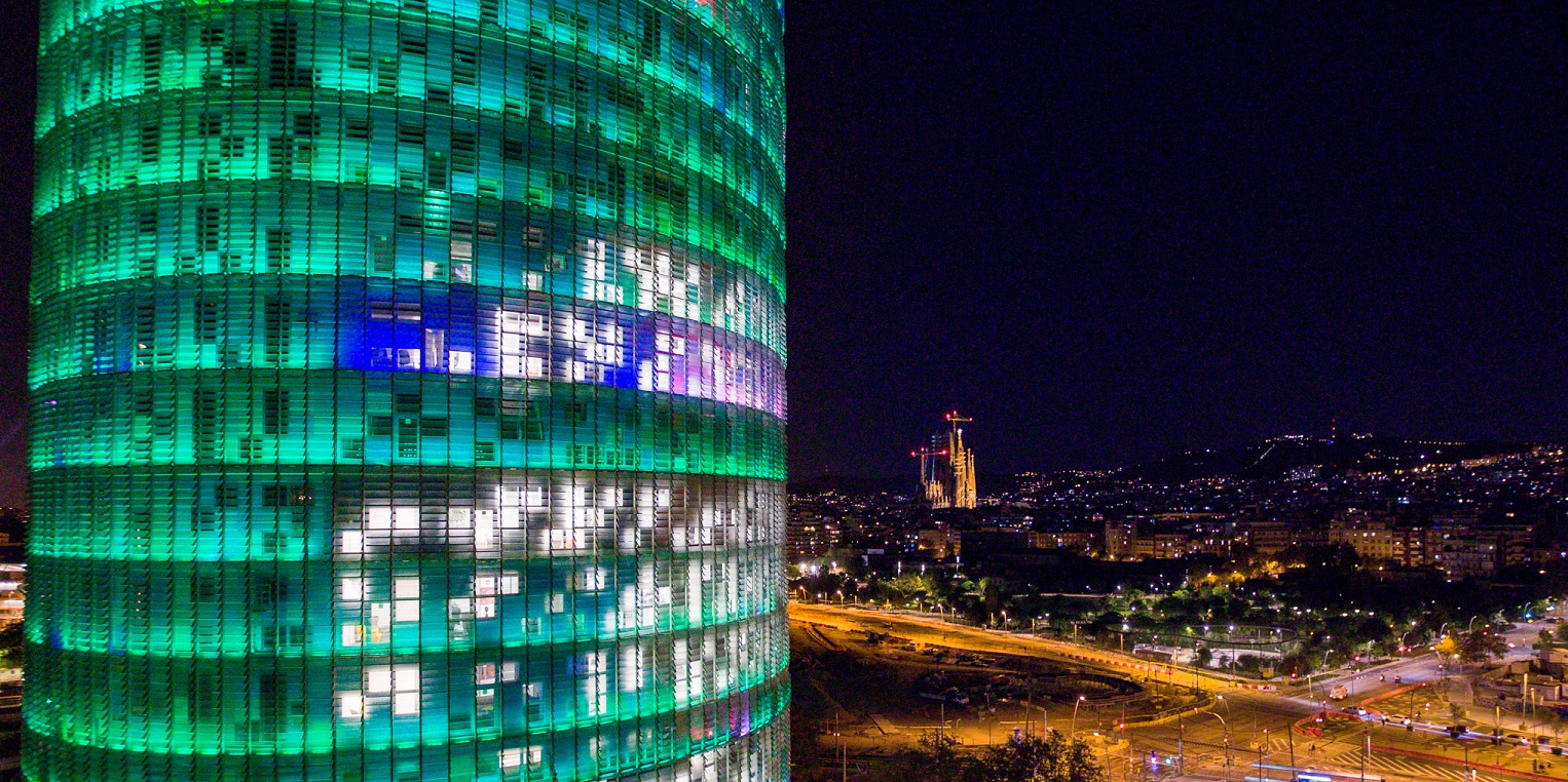 Dos edificios emblemáticos de Barcelona se iluminan de verde en el marco del Día Mundial del Farmacéutico