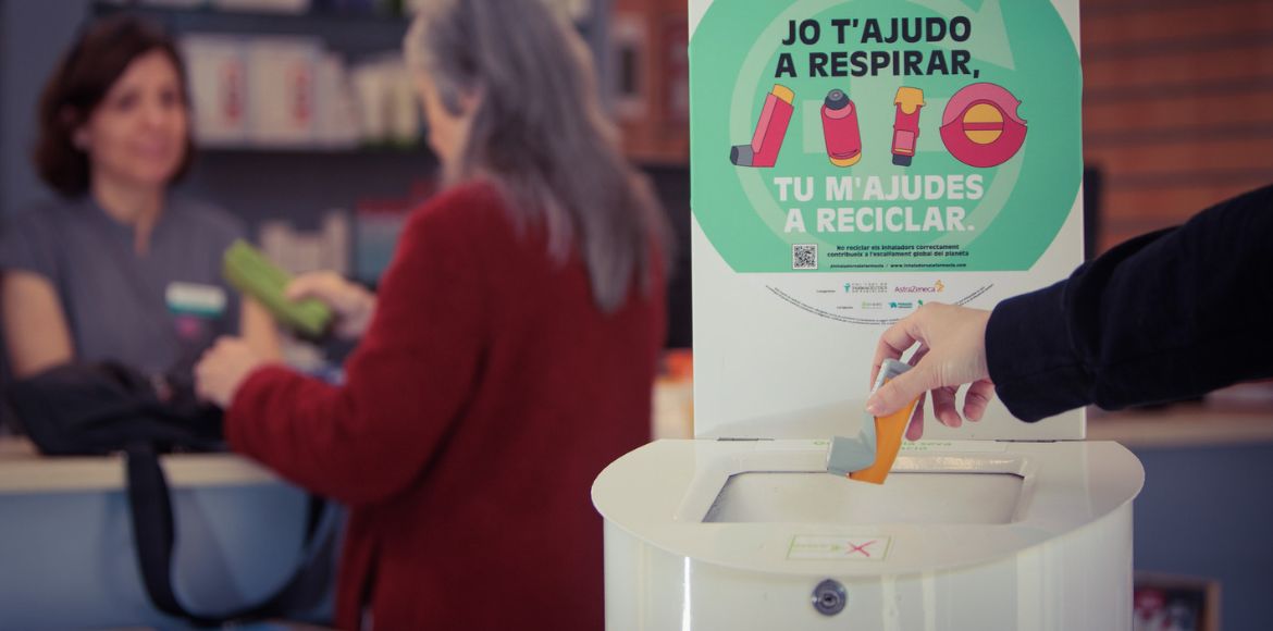 Farmacias de Barcelona concienciarán sobre la importancia del buen uso de los inhaladores y su reciclaje en el Punto SIGRE para reducir la huella de carbono