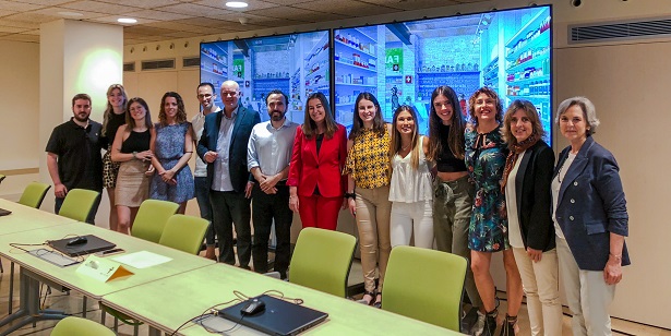 Un moment de la cloenda de la XVII edició del MGOF. D'esquerra a dreta: Cristina Rodríguez, Aina Surroca, Jordi Casas, Juan Carlos Sierra i Mónica Gallach.