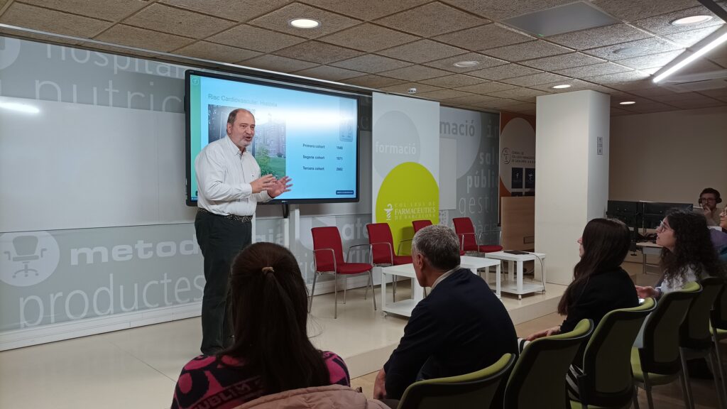 Lluís Recasens en un moment de la seva exposició sobre la classificació del risc cardiovascular.