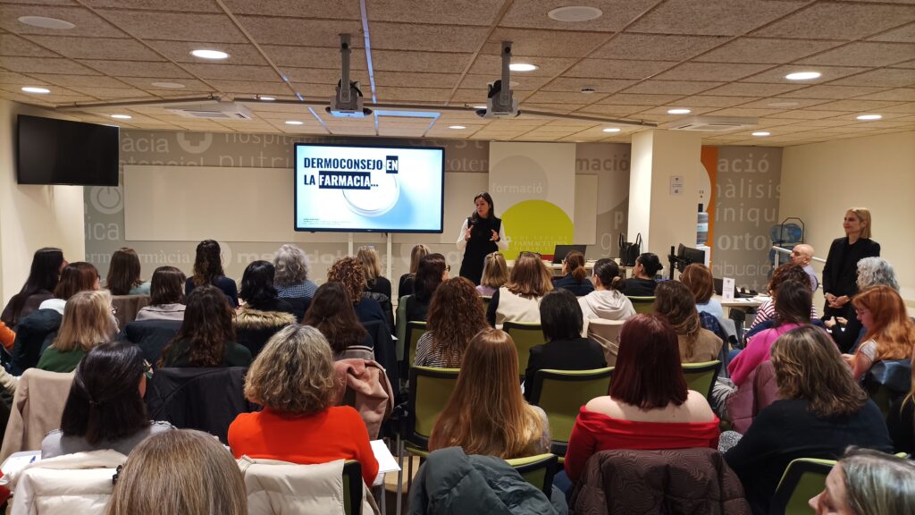 Marta Alcalde en un moment de la seva presentació.