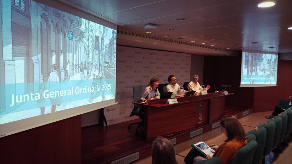 D’esquerra a dreta: Marta Gento, Jordi Casas i Miquel Recasens.