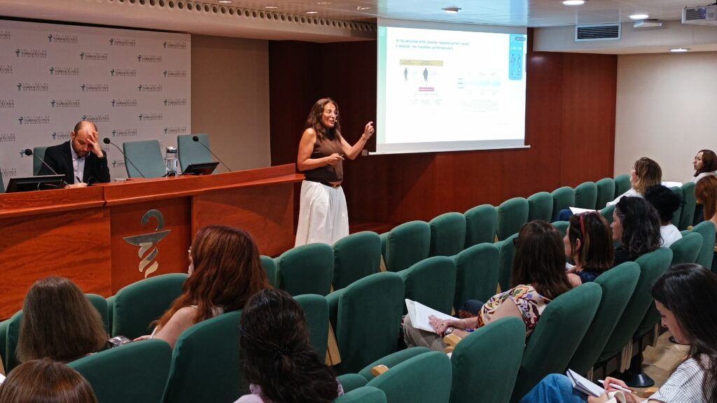 Carla Morer va parlar sobre la visió d'Atenció Primària pel que fa a l'obesitat.