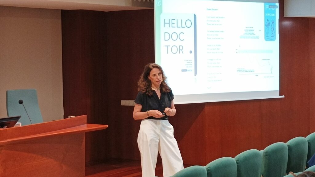 Violeta Moizé va descriure la unitat d'intercanvi d'experiència del pacient de l'Hospital Clínic.