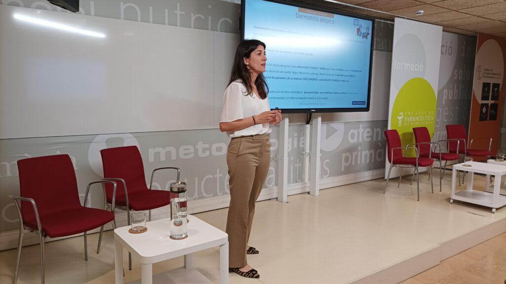 Sandra Ros va abordar l'aspecte psicològic dels pacients amb dermatitis atòpica.