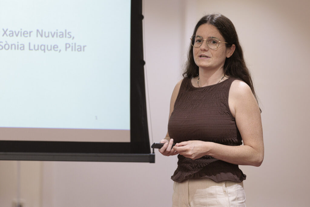 La investigadora de l'Hospital Universitari Vall d'Hebron-Institut de Recerca, Alba Pau, guanyadora d'una de les beques del COFB.