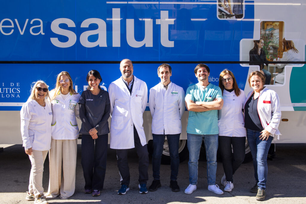 La unitat mòbil de “La meva farmàcia, la meva salut” realitza més de 520 proves de salut a 115 veïns de Terrassa