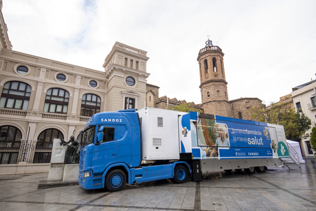 La unitat mòbil de “La meva farmàcia, la meva salut” realitza més de 500 proves als veïns de Sabadell