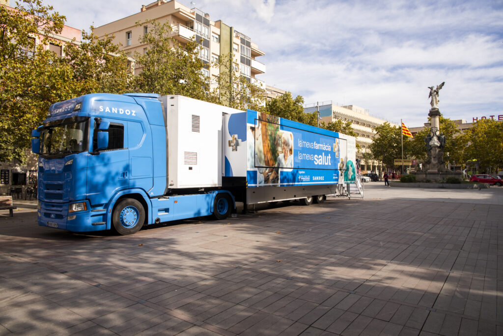 Rècord de participació a la farmàcia mòbil de Vilafranca, amb més de 140 veïns i 630 proves