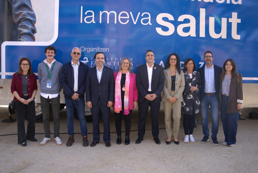 Representants del COFB, de Sandoz i de l'Ajuntament de Cornellà