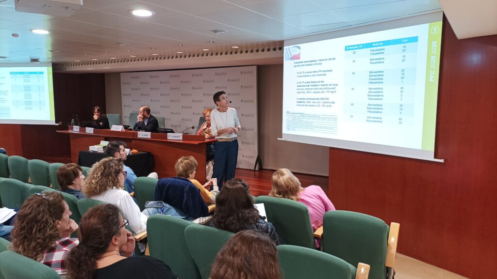 Teresa Mur, metgessa de família i doctora en Medicina per la UB, va analitzar la gestió de comorbiditats dels pacients amb diabetis.