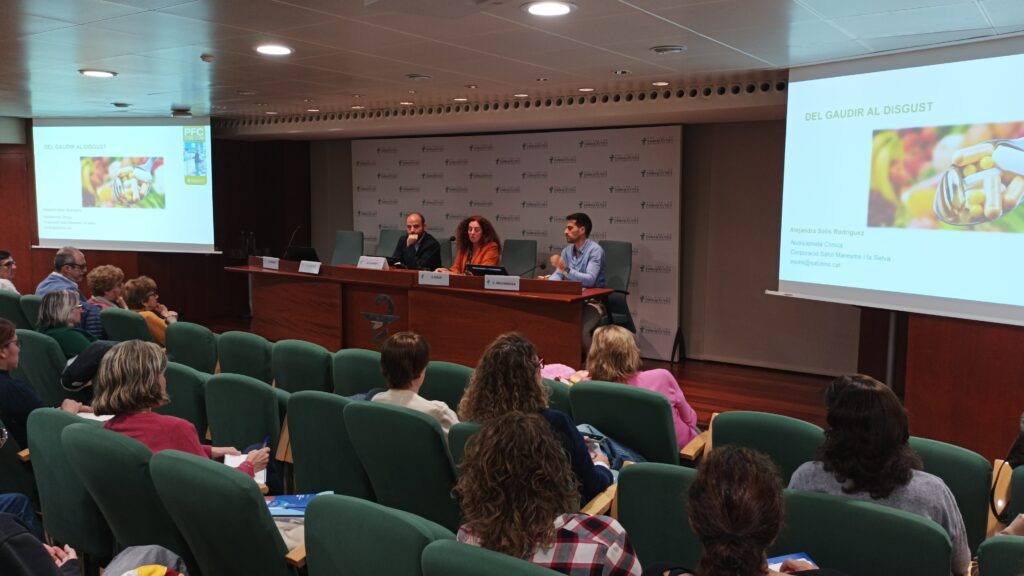 Les opcions dietètiques per la gestió del pacient van ser descrites per Alejandra Solis, nutricionista dietista de la Corporació de Salut del Maresme i la Selva.