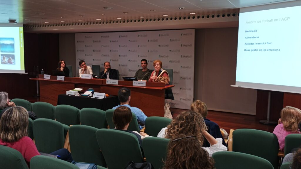 Glòria Arbonés, membre de la vocalia d’Alimentació i Nutrició del COFB, va descriure diferents experiències de pacients diabètics.