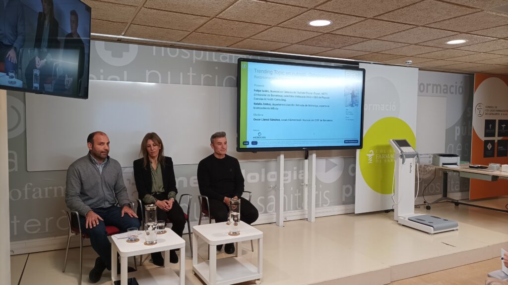 Oscar Llansó Sánchez, vocal d’Alimentació i Nutrició del COFB, va moderar la formació.