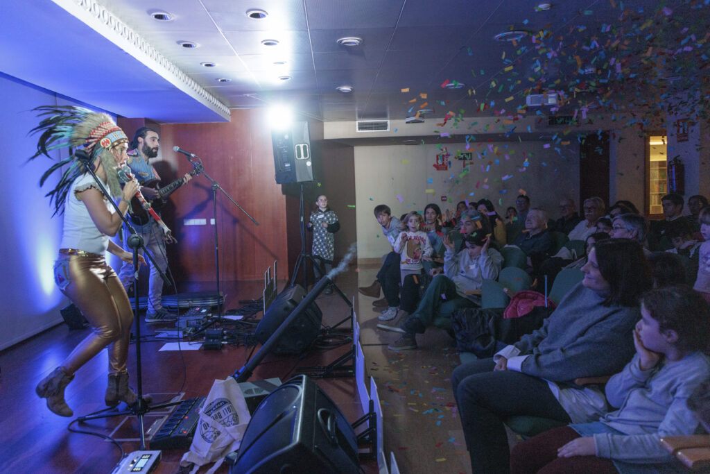 La festa infantil il·lumina el COFB amb la màgia del Nadal