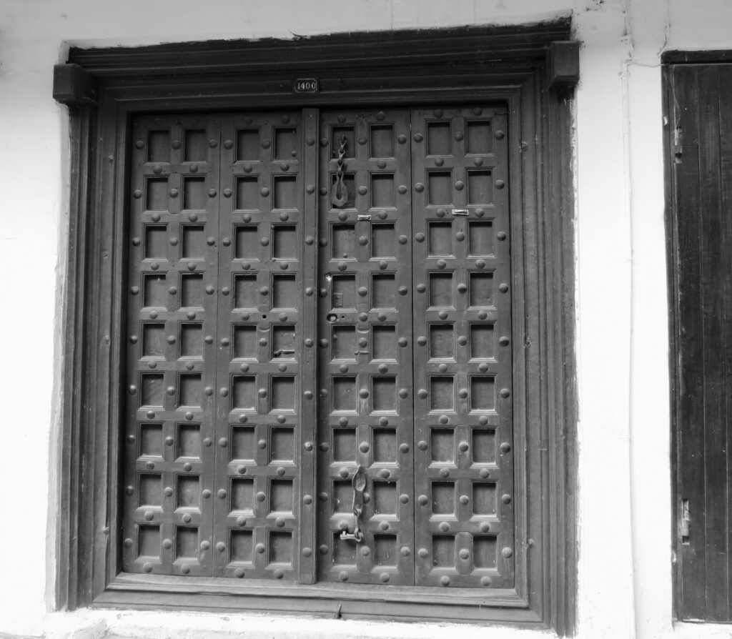 "Porta àrab número 1400"