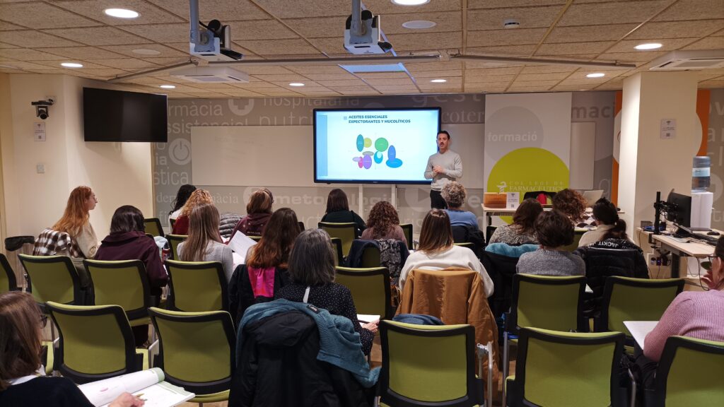 El responsable de formació de Pranarôm España, Alfredo Quevedo, en un moment de la seva presentació.