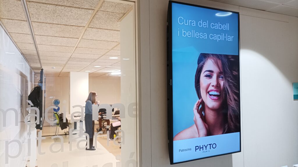 Abordant la cura dels cabells i la bellesa capil·lar des de la farmàcia