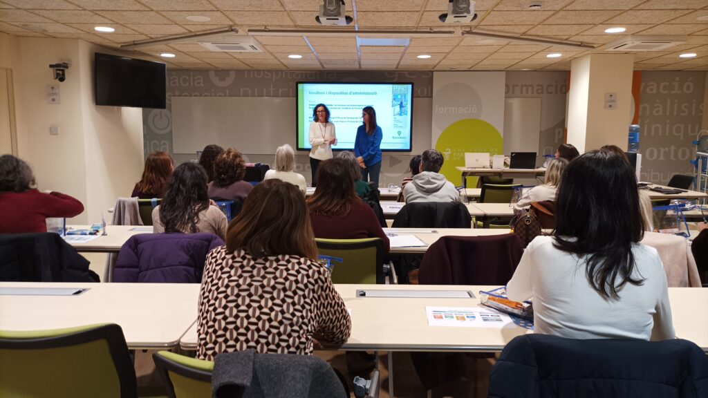 Anna Heredia va coordinar i moderar la formació “Insulines i dispositius d’administració”.