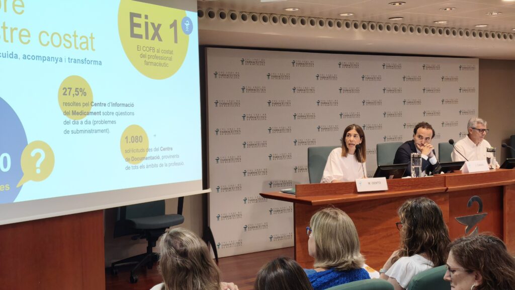 Marta Gento en un moment de la seva presentació de l'Informe de Secretaria.