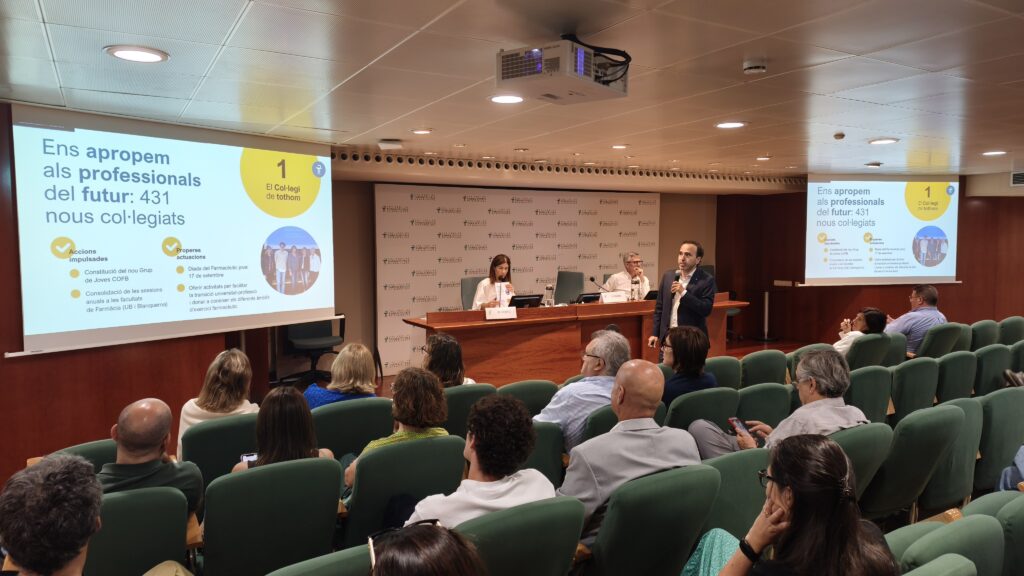 El president del COFB, Jordi Casas, compartint l'Informe de Presidència.