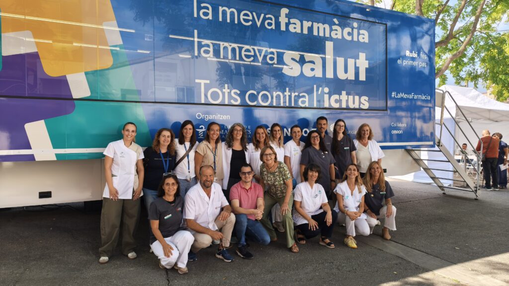 La unitat mòbil de ‘La meva farmàcia, la meva salut’ realitza prop de 500 proves i 4 derivacions als veïns de Rubí per prevenir i detectar el risc d’ictus